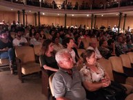 Plateia concentradísssima durante o concerto