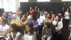 Plateia atenta prestigia recital da Camerata