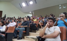 Servidores acompanham assembleia de balanço da gestão da Ufal