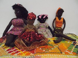 Bonecas de pano vão compor cenário de histórias sobre culturas  afro-brasileira e indígena