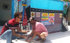 José Acioli e Pierre D'Almeida montam a estrutura do espetáculo apresentado