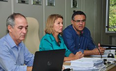 Reitora Valéria Correia e o vice José Vieria durante reunião do Consuni