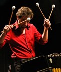 Moralez em apresentação no Festival de Percussão de São Paulo