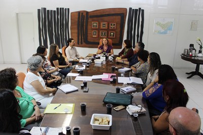 Equipe de transição do HU se reúne com a reitora Valéria Correia