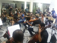 Orquestra é formada por alunos dos cursos técnico e de extensão