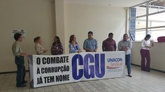 Funcionários da extinta CGU protestaram no hall durante a solenidade de posse