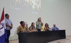 Reitora Valéria Correia anuncia a proposta da gestão que será levada ao Consuni. Foto: Lenilda Luna