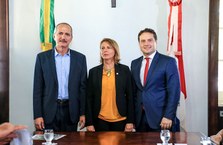 Reitora Valéria Correia com o ministro Aldo Rebelo e o governador Renan Filho