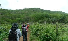 Estudantes da Ufal a caminho da Serra da Caiçara