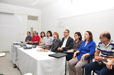 Reitora e equipe com a diretora do ICBS Iracilda Moura. Fotos: Thiago Prado | nothing