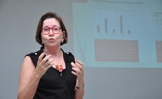 Professora Rosana Vilela, palestrante no evento