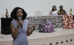 Lígia Ferreira, diretora do Neab, levantou questões, como a afirmação da mulher negra e a importância de Tereza de Benguela