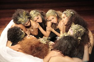 Claricena apresenta último espetáculo do projeto: Adeus, Clarice!