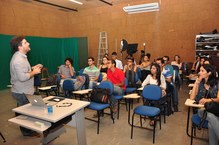 Participantes durante oficina sobre telejornalismo.