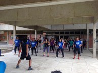 Participantes fizeram uma aula descontraída de zumba