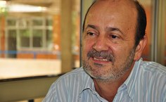 Roberto Lyra, do Icat,  integra a equipe da Torre Atto instalada na Amazônia