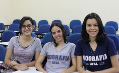 Rívia Figueira, Sandra Matirolla e Tereza Lopes, destacam a importância do conhecimento para a formação acadêmicaIMG 1090