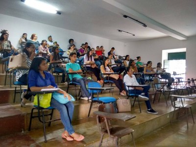 Alunos de Penedo visitam MHN