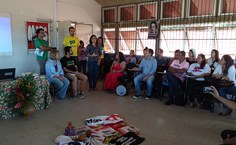 Pró reitora de Extensão, Joelma Albuquerque, saúda os participantes do Curso de Realidade Brasileira