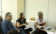 O Vice reitor José Vieria, a pró reitora Analice Dantas e a coordenadora do NIT, Eliane Almeida, ouviram os estudantes