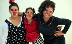 Elaine Lima (à direita) com Wanderlândia e Nathaly vão repesentar Alagoas no Festival de Mulheres Palhaças (Foto Pam Guimarães)