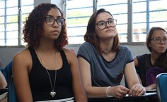 Alessandra Aleluia  e Vanessa Vieira organizaram o evento com outras estudantes do Instituto de Computação