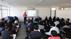 Professora Eliana Almeida apresentou um panorama sobre a presença da mulher na área da tecnologia