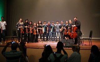 Camerata da Ufal é aplaudida de pé no Teatro Gustavo Leite
