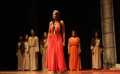 O elenco é composto por 18 pessoas, alunos ou ex alunos da Escola Municipal Julieta Ramos Pereira, localizada na cidade de Paripueira.