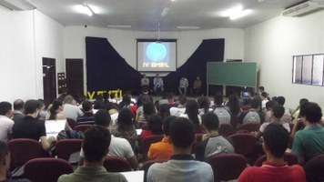 Evento de matemática reúne alunos e pesquisadores em programação variada