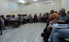 Pacientes e familiares durante palestra do grupo de Apoio Contra o AVC
