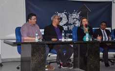 A reitora Valéria esteve presente na mesa de abertura da cerimônia