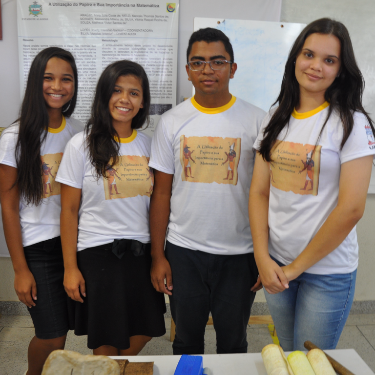 A utilização do papiro na matemática, por estudantes da Escola Estadual Moreira e Silva