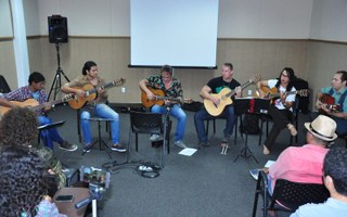 Orquestra de Violões da Ufal: brasilidade define o tom do concerto na 8ª Bienal