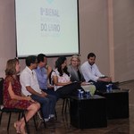 Professor Élcio Verçosa recebe homenagem durante Seminário na Bienal