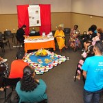 Professora lança livro sobre blocos afros de Salvador em roda de conversa na Bienal