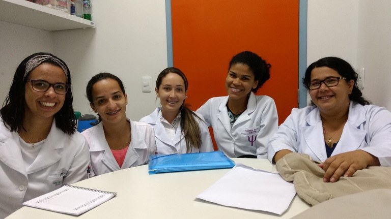 Lilka Marques, Amanda Aparecida, Monikelly Carmo, Aldenise, Mylena Abreu (Da esquerda para a direita) são as estudantes e fazem parte do projeto