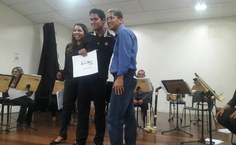 A perofessora Elaine e seus alunos