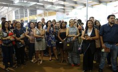 Reitora Valéria Correia destacou a importância dos livros que foram contemplados por edital público, com objetivo de fomentar a produção de conhecimento científico no ambiente acadêmico (Foto - Taciane Teixeira)