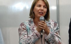 Reitora Valéria Correia destacou a importância dos livros que foram contemplados por edital público, com objetivo de fomentar a produção de conhecimento científico no ambiente acadêmico (Foto - Taciane Teixeira)