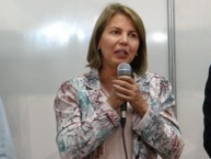 Reitora Valéria Correia destacou a importância dos livros que foram contemplados por edital público, com objetivo de fomentar a produção de conhecimento científico no ambiente acadêmico (Foto - Taciane Teixeira)
