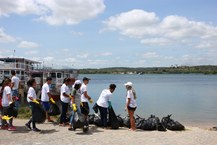 Ação recolheu o equivalente a 20 sacos de lixo com capacidade para 100 litros cada(Foto   Paulo Accioly)