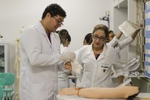 Braço adquirido para  aulas práticas