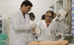 Braço adquirido para  aulas práticas