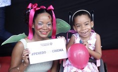 A pequena Izadora Andrade, de apenas 5 anos, veio pela primeira vez à Mostra de Cinema Infantil (Foto   Paulo Accioly)