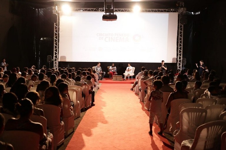 Pesquisadores participam de debate na Mostra Velho Chico de Cinema Ambiental (Foto   Paulo Accioly)