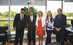 Gestoras da Ufal se reuniram com dirigentes da Ebserh, em Brasília, para solicitar contratação de mais pessoal para o HU