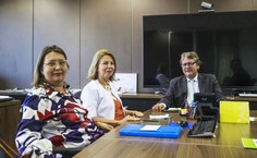 Reitora da Ufal e superintendente do HU durante reunião com o presidente da Ebserh