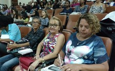 Representantes do Sindicato dos Traballhadores da Educação (Sinteal) acompanharam o debate