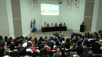 Seminário reúne cerca de 400 alfabetizadores na Ufal